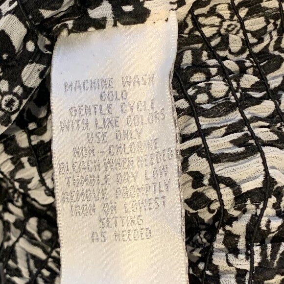 Worthington BOHO Floral Chiffon Layered Smocked Waist Blouse L Black & White 96K - Picture 7 of 7